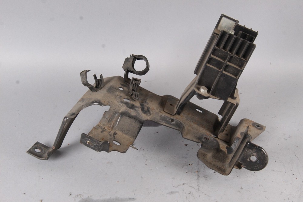 08-15 MITSUBISHI LANCER EVOLUTION EVO X POSITIVE BATTERY TERMINAL BRACKET