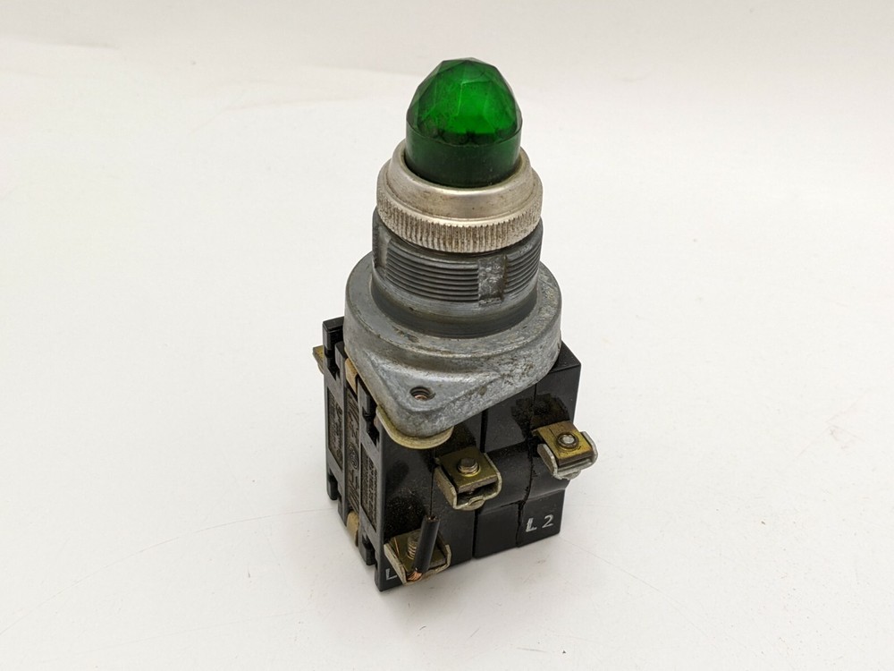 GE 55-650375 Green Pilot Light Pushbutton Indicator Light Control Panel Equip