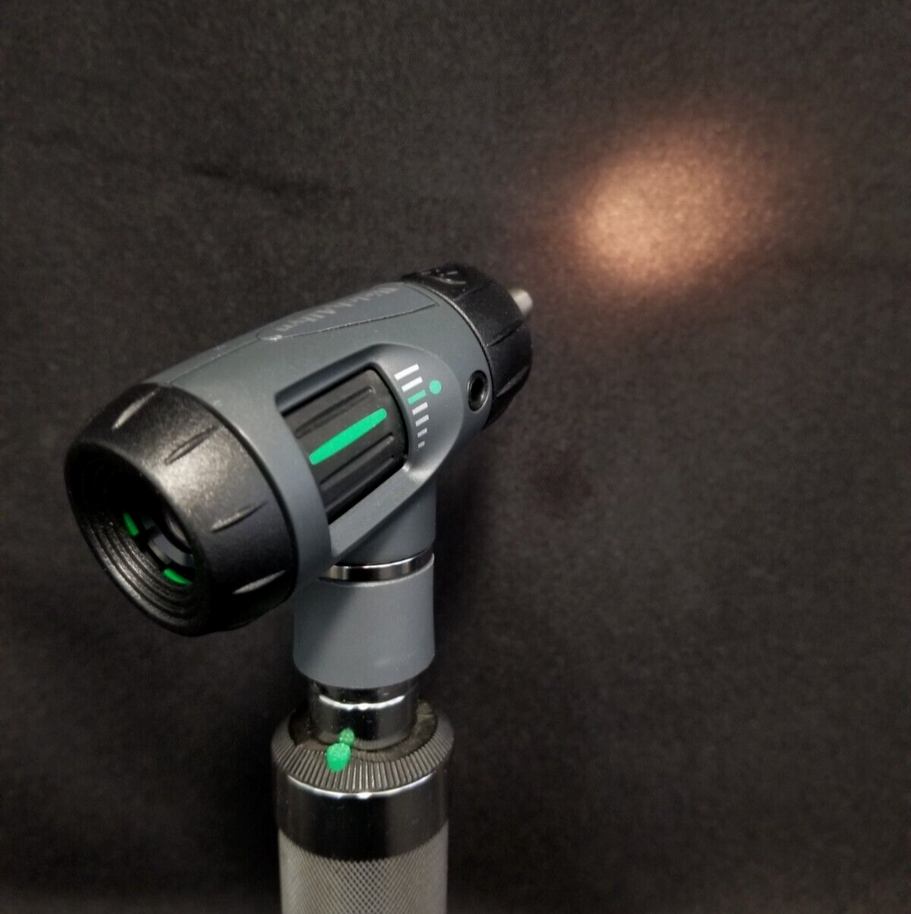 Welch Allyn Macroview Set with Ophthalmscope and Plugin Handle