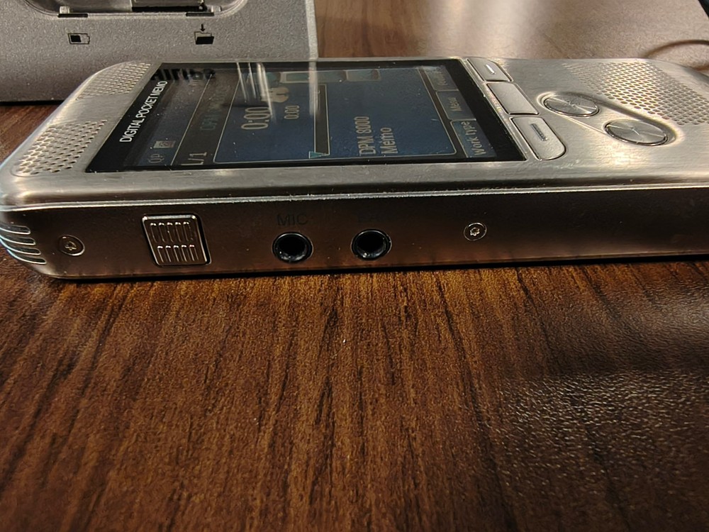 Philips DPM8000 Voice Recorder and Charging Dock 3D microphone system 4GB SD