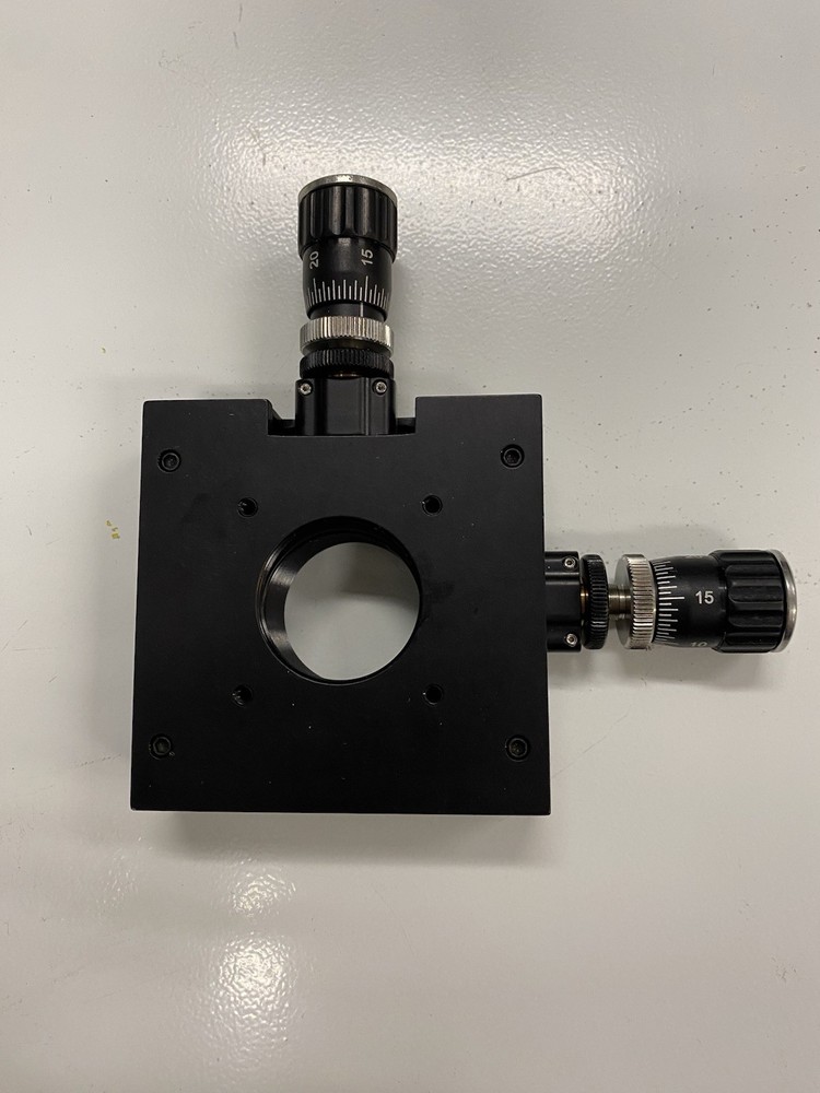 Good condition Thorlabs STXY-D with smooth micromanipulators