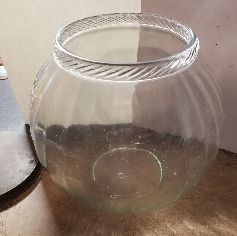Vintage Ribbed Candy Store Jar With lid.