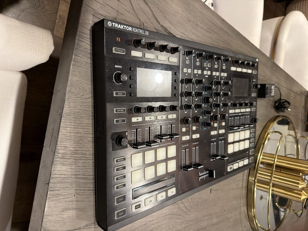 native instruments traktor kontrol s8