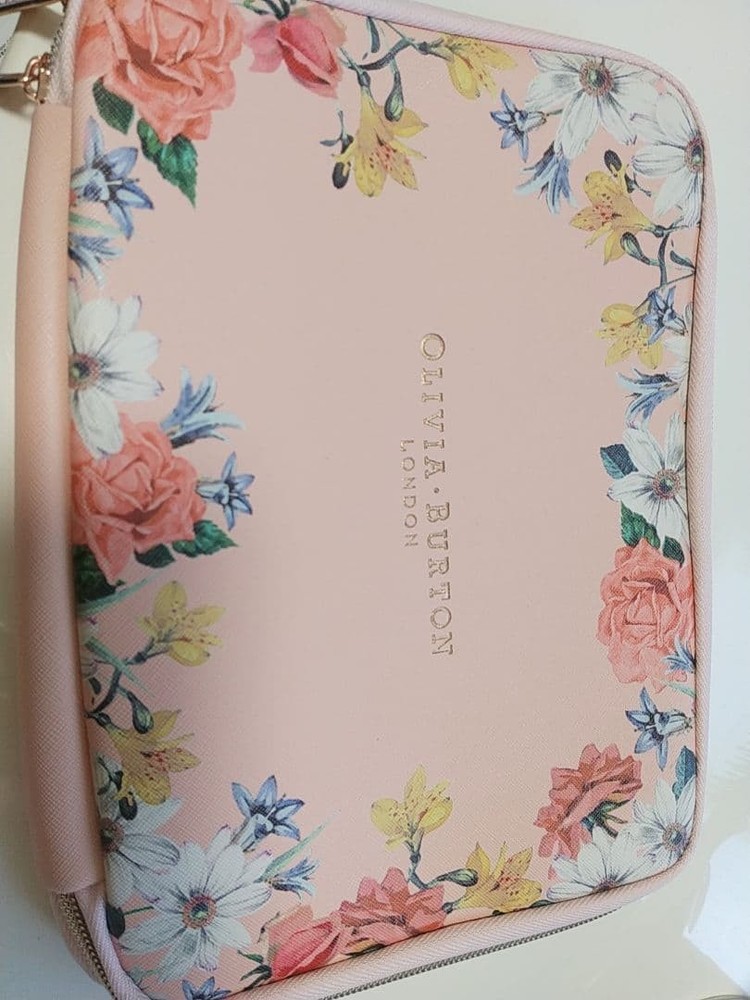 Olivia Multi-Gadget Case