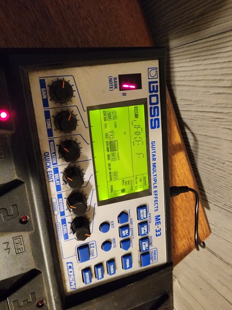 BOSS ME-33 Multiple Multi Effects Processor Guitar Effect With Cord