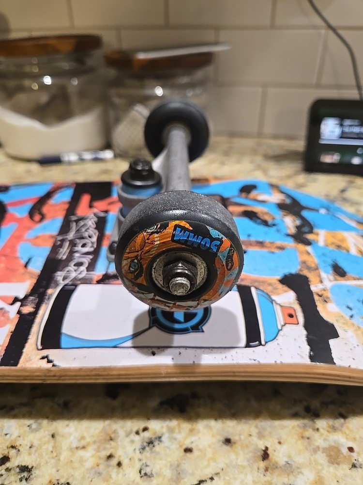 Kryptonics Skateboard -Logo Gas Mask- 50mm