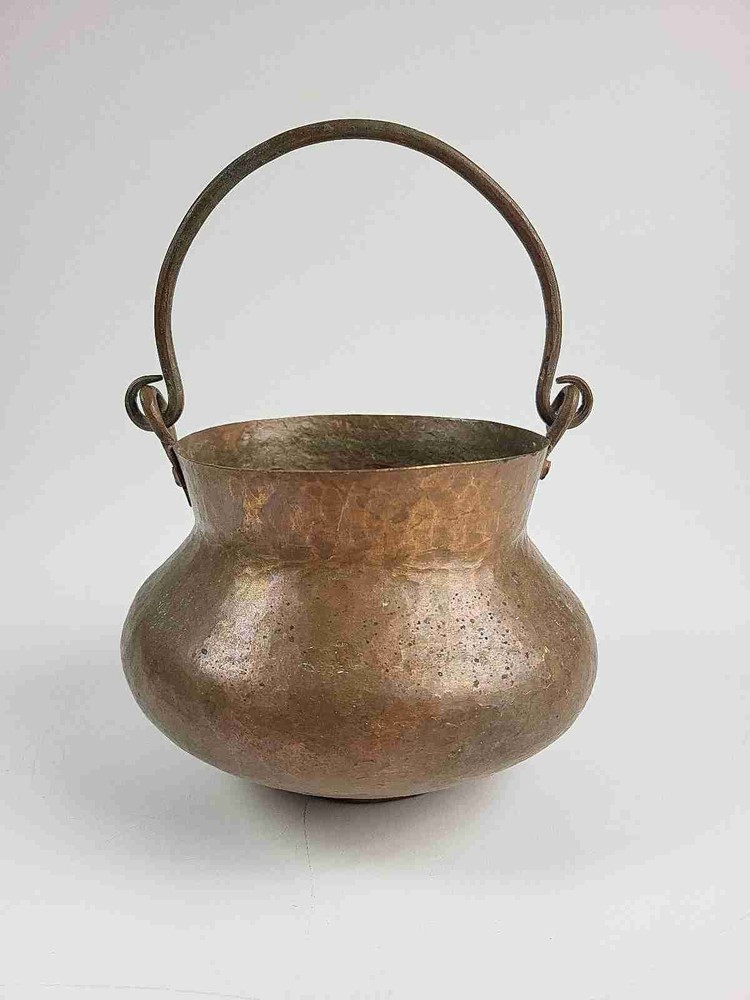 Vintage Hammered Copper Pot Kettle Cauldron With Handle