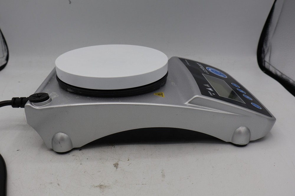 Cole-Parmer 04661-45 Magnetic Stirrer with Heating