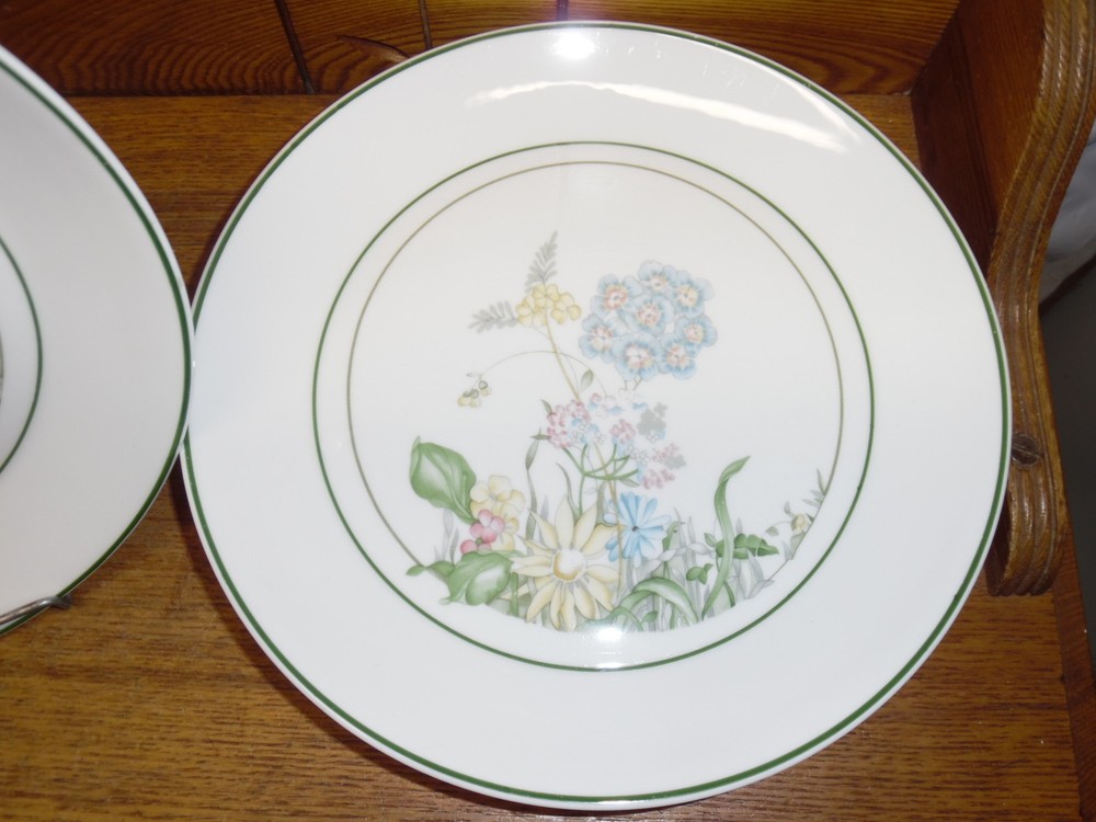 Royal Albert Bone China Small Dinner Set - Spring Dawn New Romance