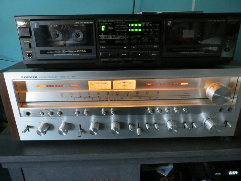 TEAC W-460C STEREO DOUBLE/DUBBING CASSETTE DECK