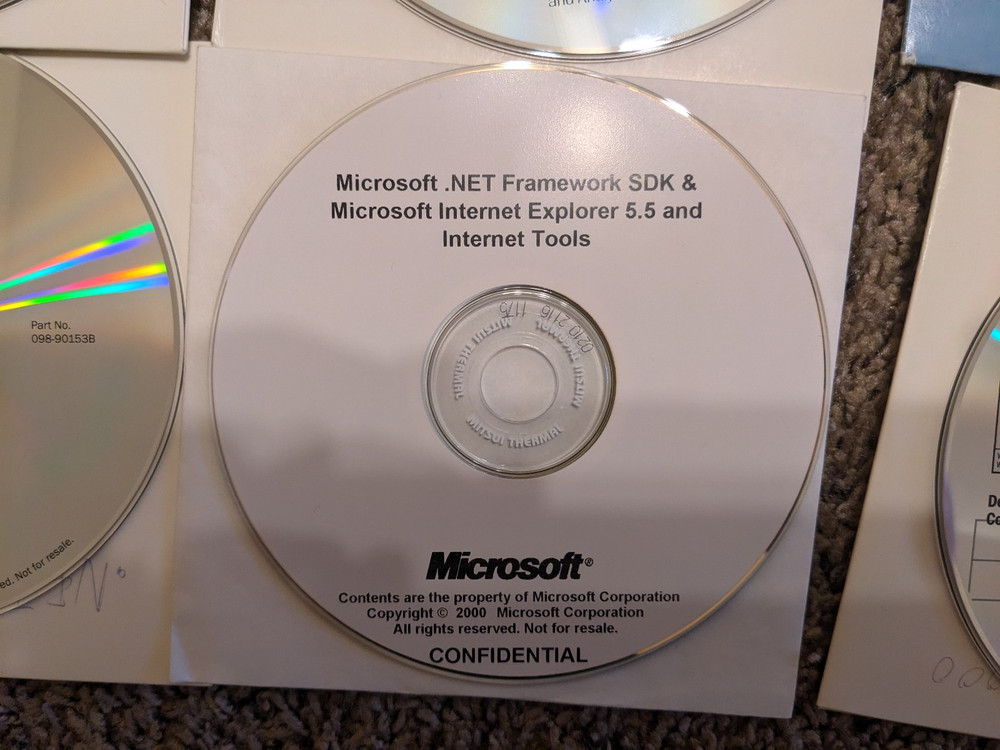 MASSIVE Microsoft MSDN DVD CD lot 1997-2010 (580+ Discs!) w/ binders + MORE