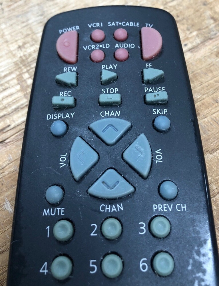 Used RCA Universal Remote Controller Sub 7 8R18064.