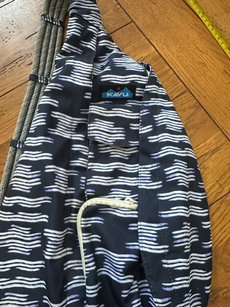 kavu sling back pack blue with stripes
