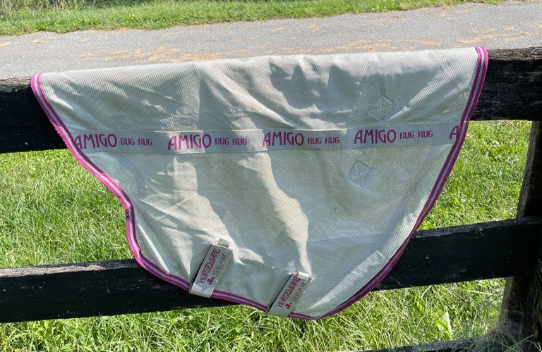 Used Amigo Fly Bug Rug Neck Cover - Medium
