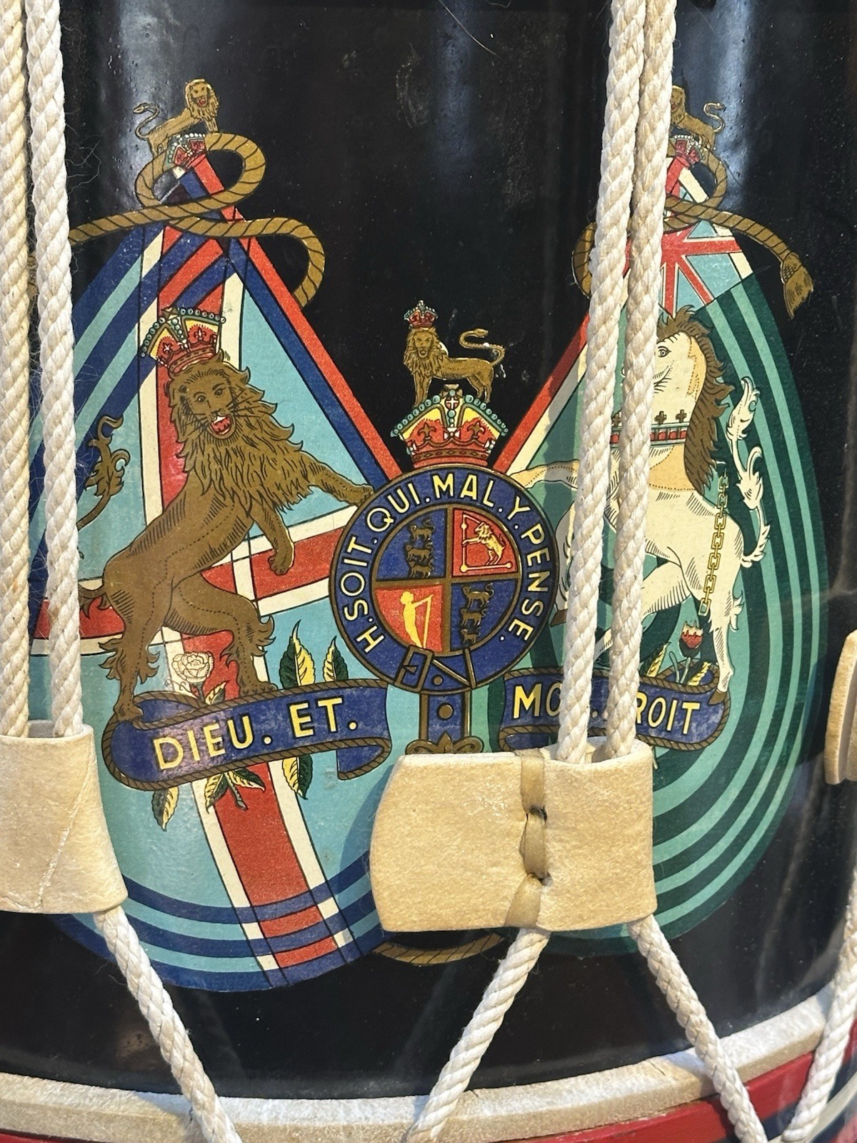 WWII Royal Air Force "Dieu Et Mon Droit" Red White & Blue War Side Drum
