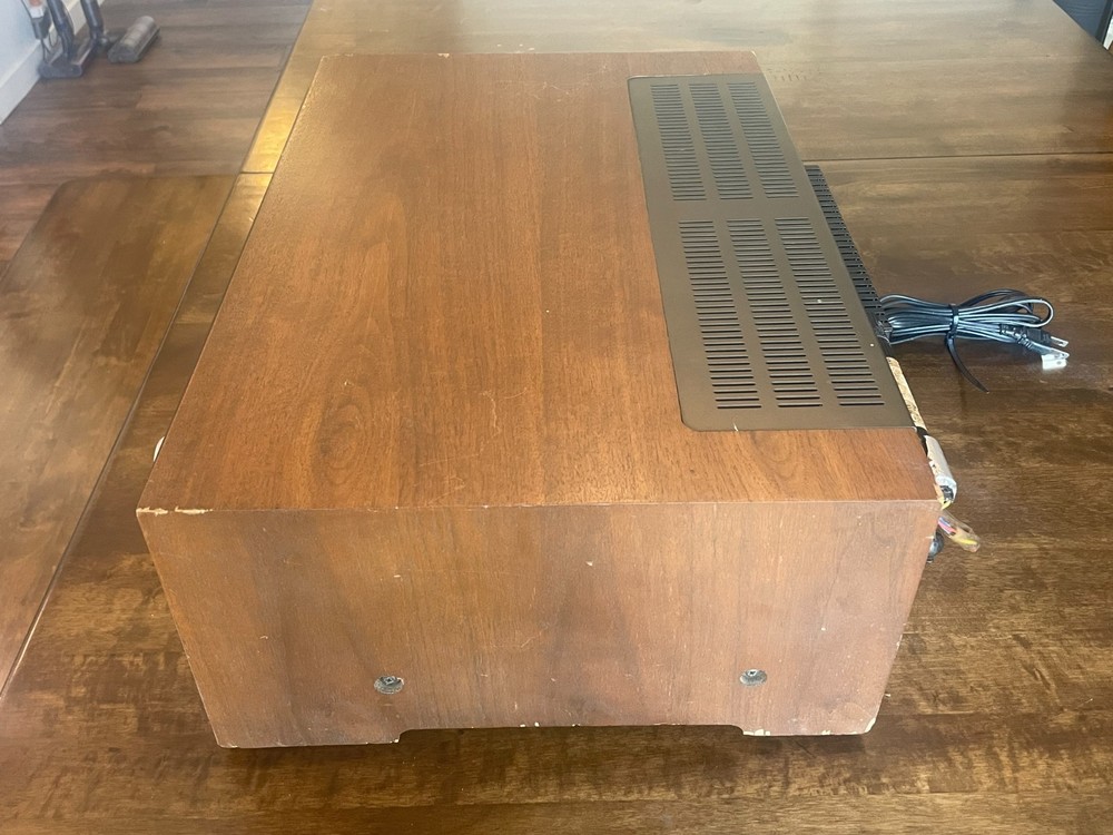 Sansui 9090 Receiver - Powers On