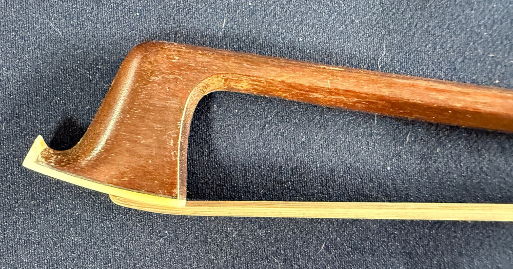 W. Seifert Model 130 Fine Pernambuco Viola bow 4/4, octagonal stick