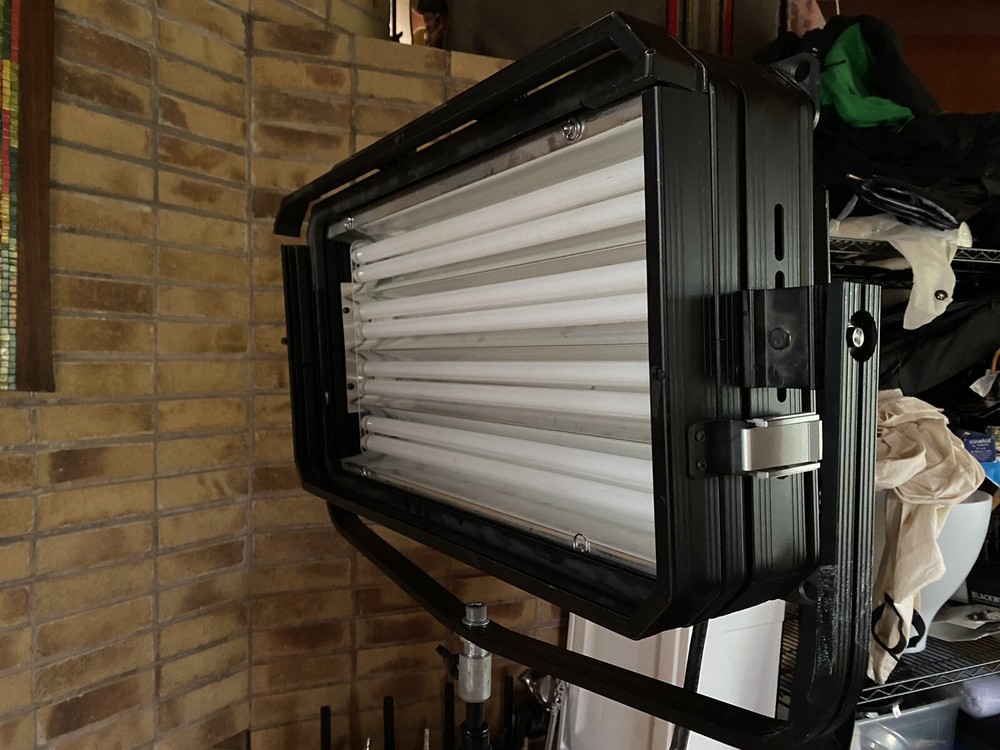 Arri Studio Cool 4, Four Tube Fluorescent Light Unit