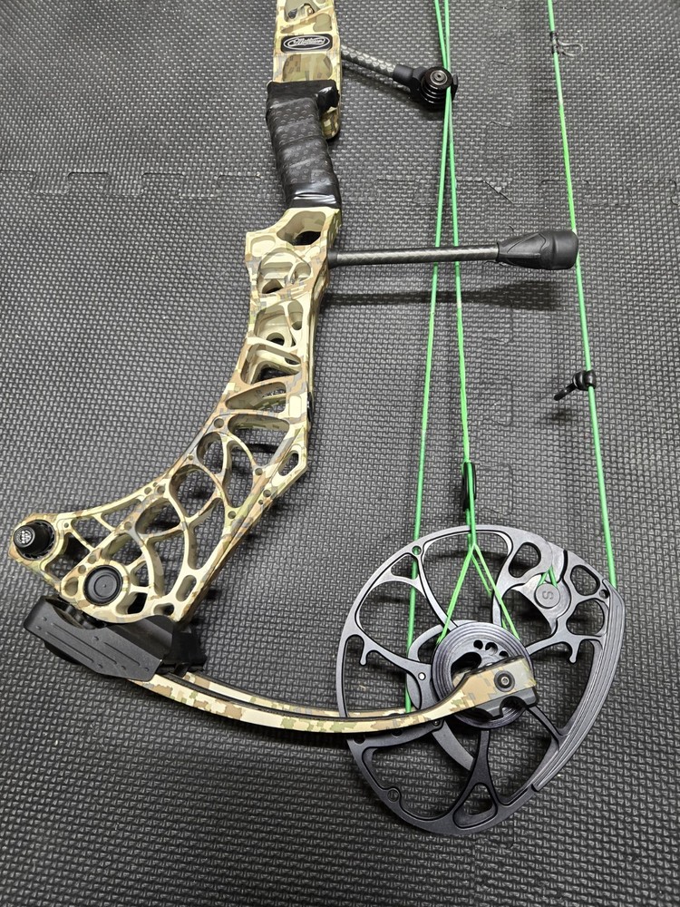 Mathews Phase 4 33 w Custom Strings