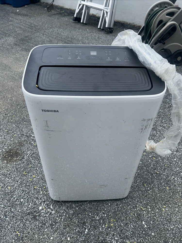 Toshiba Portable Air Conditioner, 12,000 BTU Cooling,LOCAL PICK UP-Used 1 season