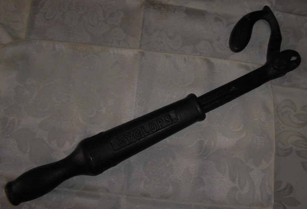 Vintage Cyclops Cast Iron Slap Hammer Nail Puller