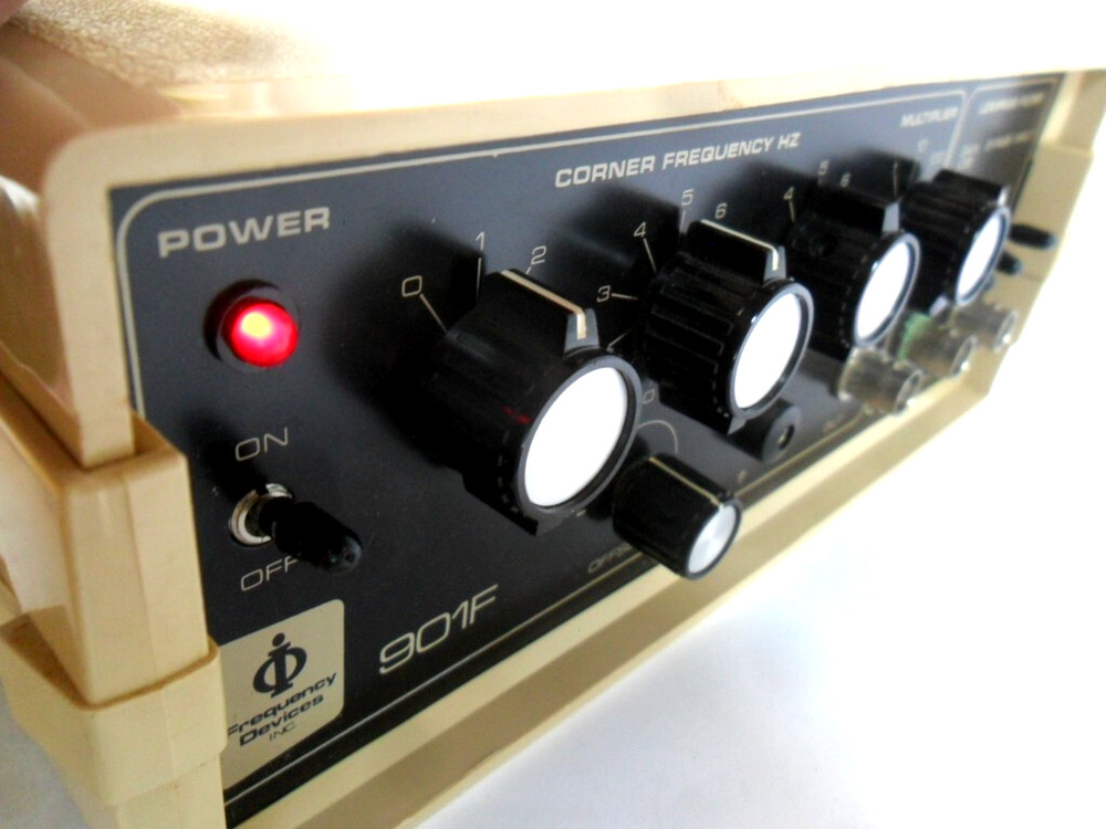 Clean Frequency Devices 901F Filter Amplifier Instrument Powers Up Sold UNTESTED