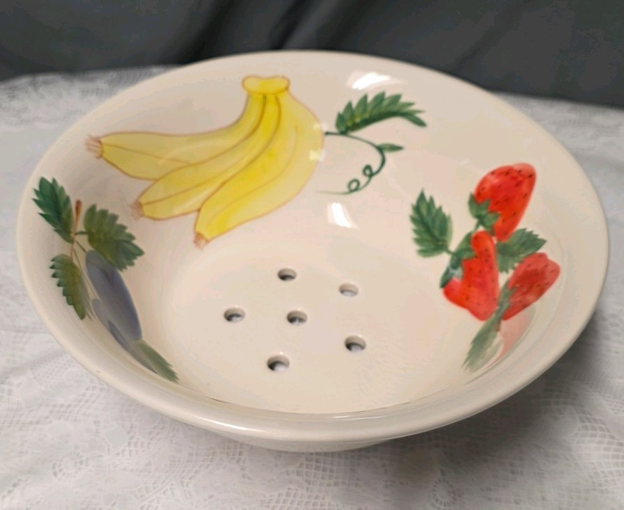 B & F Fruit Strainer Bowl