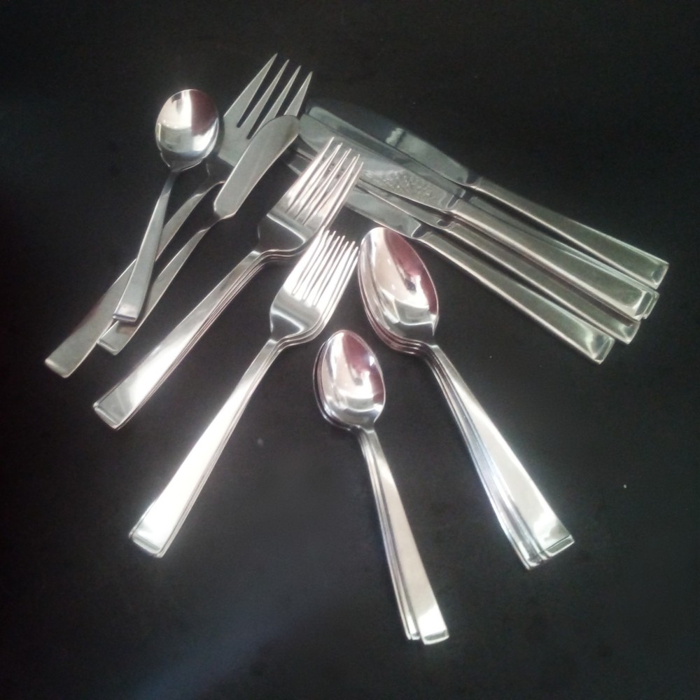 International Silver Sophisticate Stainless Flatware 5 Place Settings, 28 Pieces