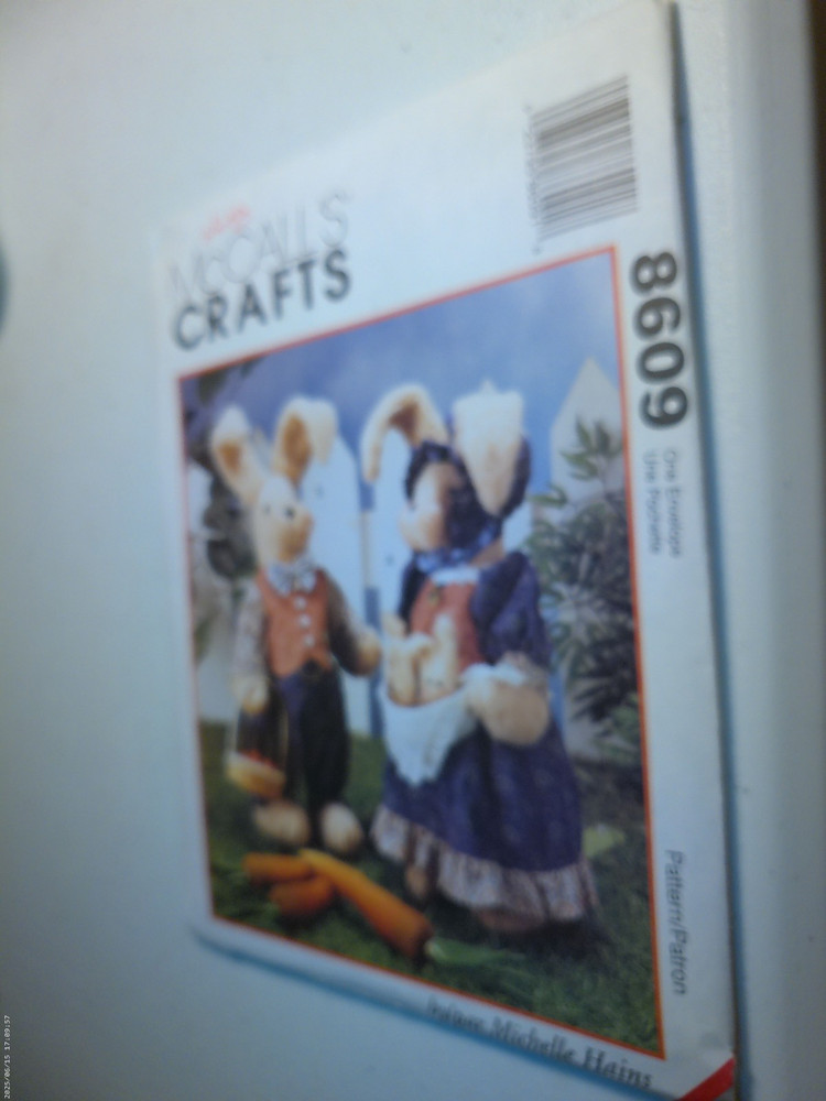 McCall's Easter Bunnies Michelle Hains Pattern 8609 Size 18"