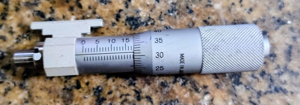 MICROMETER HEAD  ZERO-ADJUSTABLE THIMBLE 0-30mm RANGE  0.01mm WITH MOUNT BRACKET