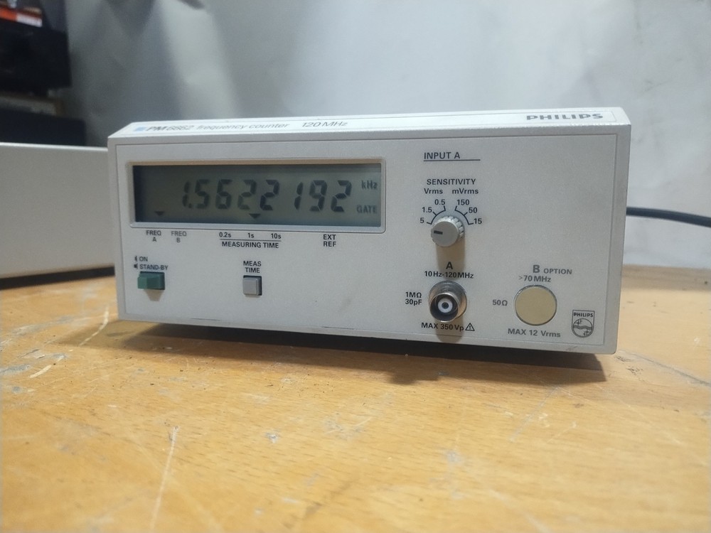 FLUKE/PHILIPS PM6669 FREQUENCY COUNTER. No Accessories