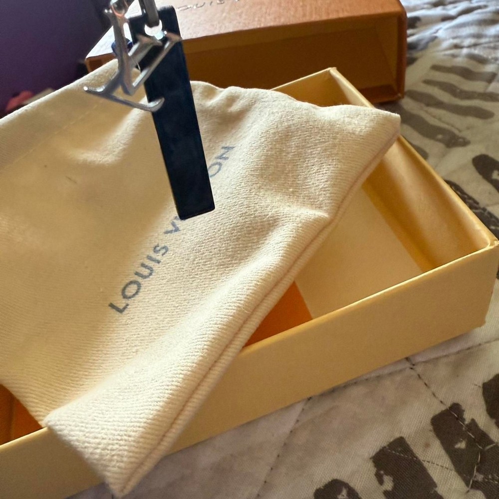 Louis Vuitton Galaxy Satellite Chain Silver Logo LV