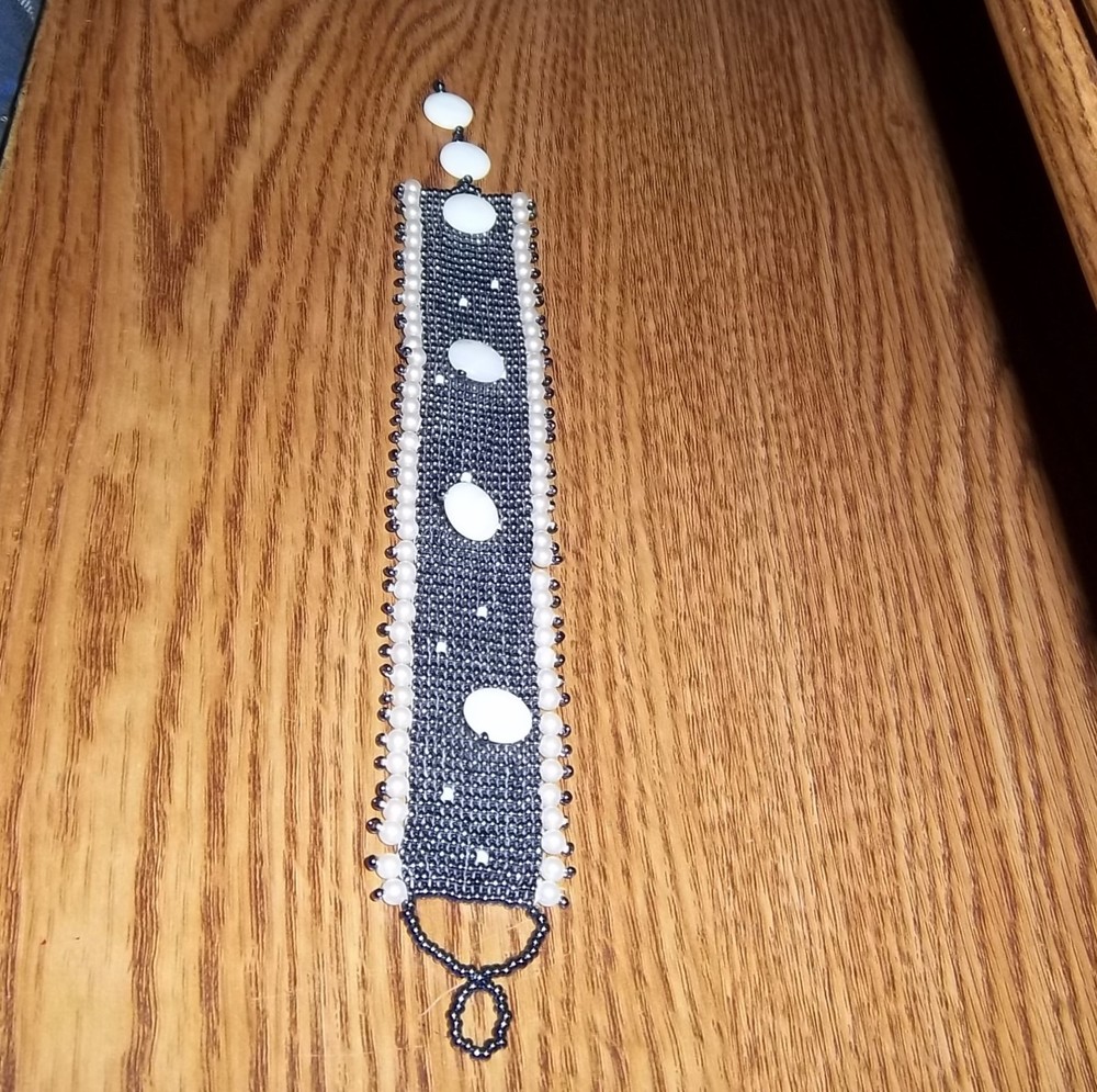 Seashell disc on black/white bead hand weaved bracelet!