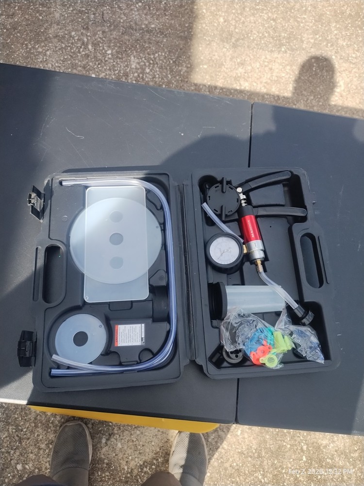 Handheld Vacuum Pump Brake Bleeder Kit