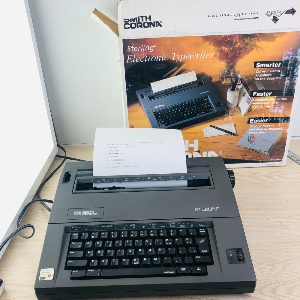 Working Smith Corona SCM Sterling Electronic Typewriter 5B-1 with Original Box