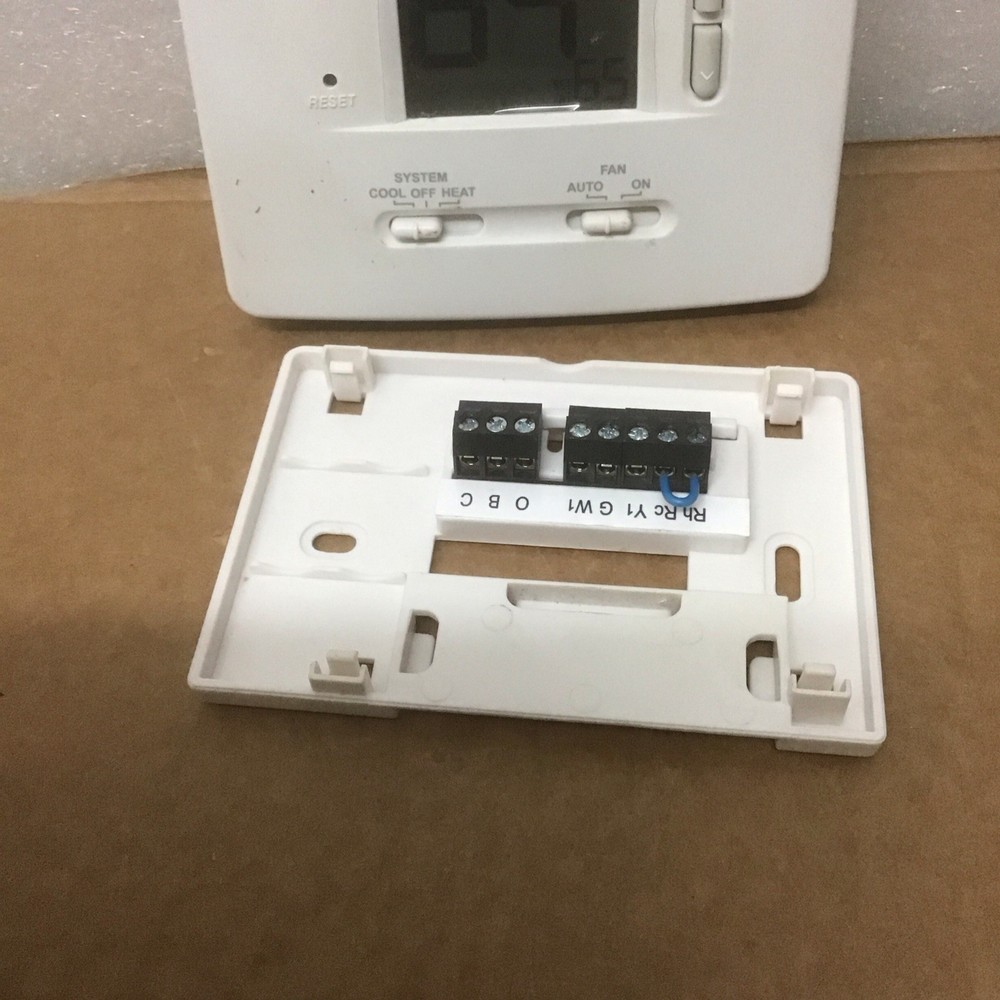 Braeburn 1020NC Non-Programmable Thermostat