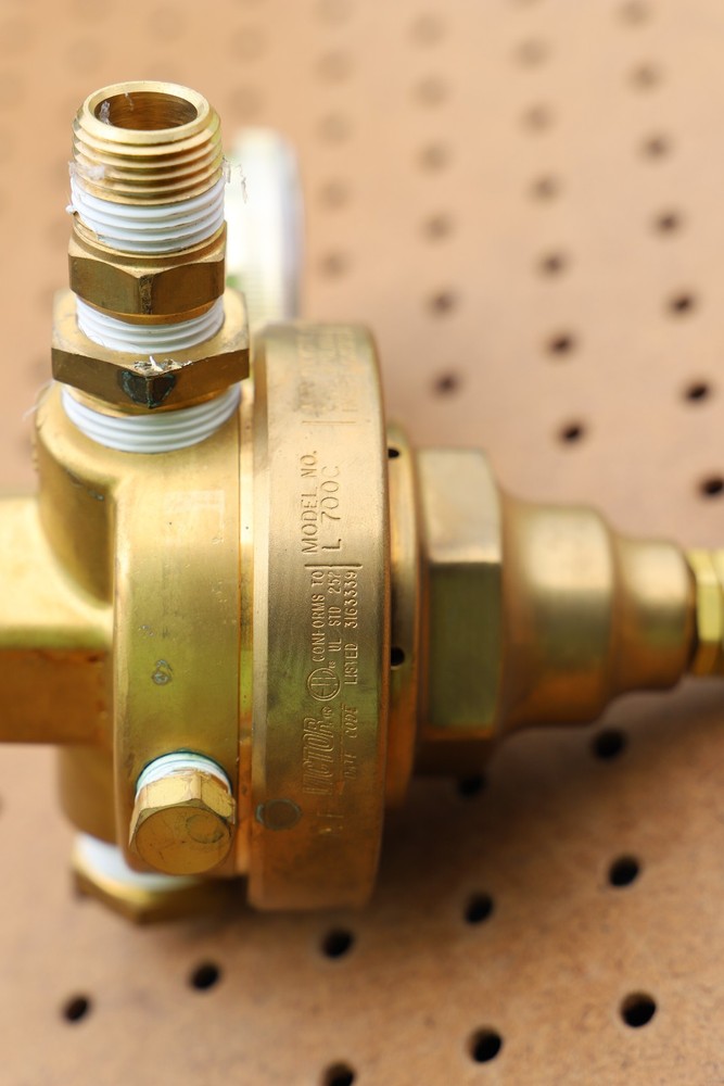 VICTOR L700C HIGH FLOW LINE REGULATOR