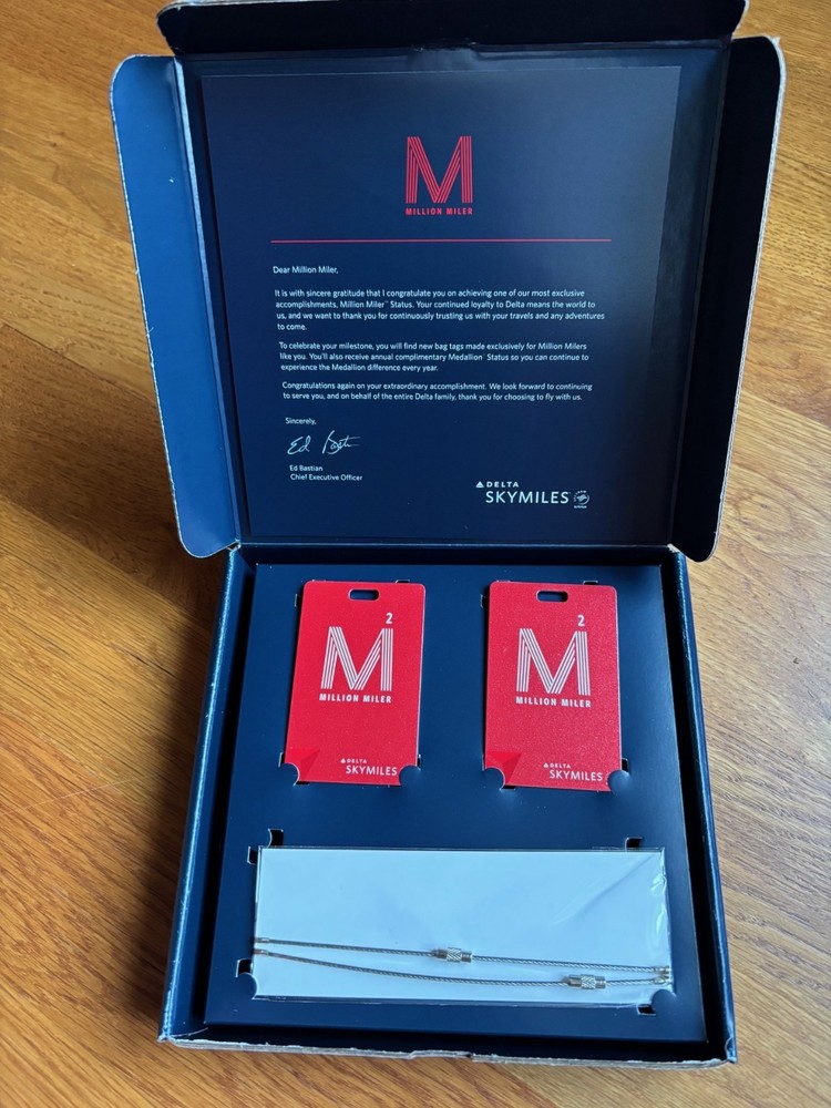Delta 2 Million Miler Elite Medallion Welcome Kit – 2 Tags + Original Box