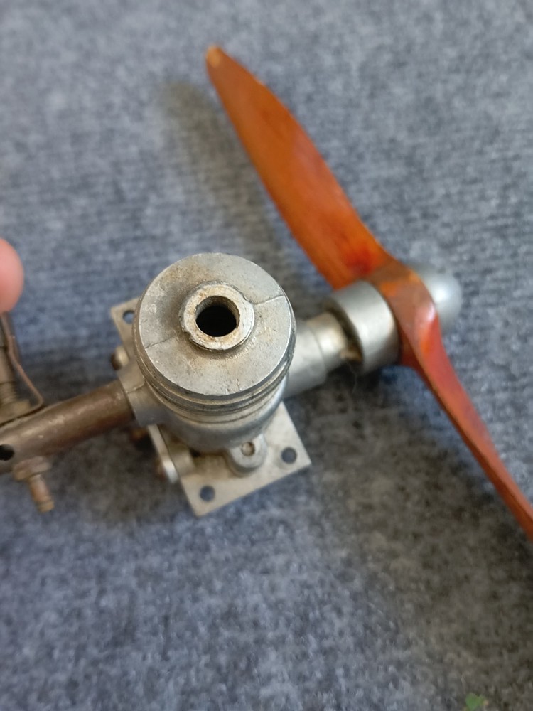 Vintage Rogers RMC2 Model Airplane Engine