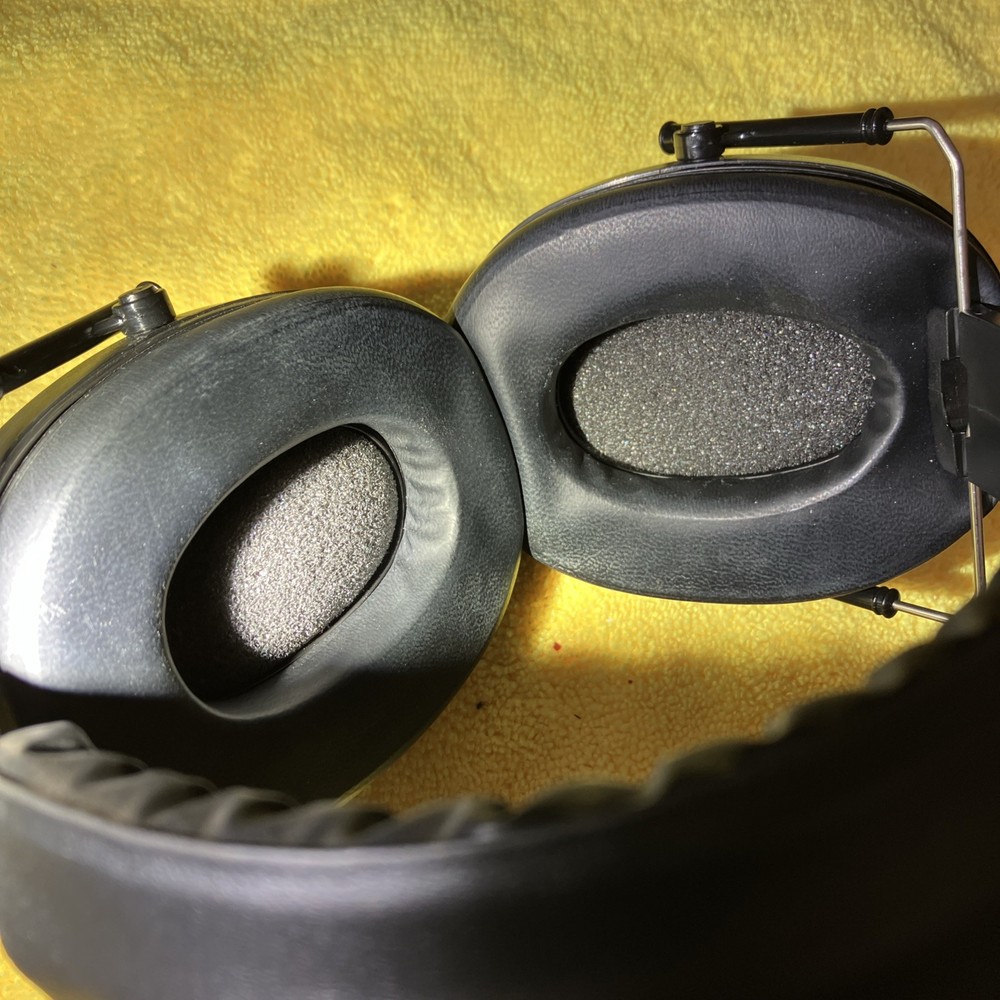 Walker's Range Shooting Folding Muff Comfortable Ultra-Lightweight Compact Black