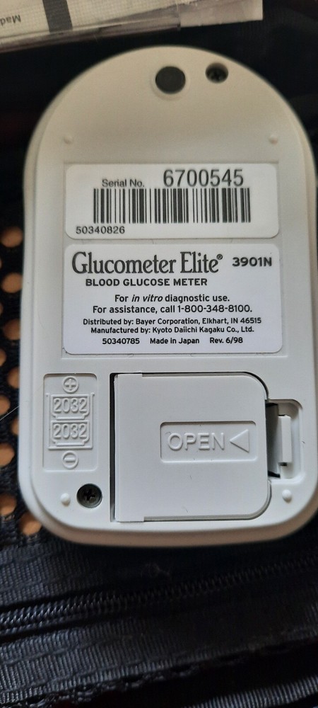 Glucometer Bayer Elite 3901N w Carrying Case and Manual