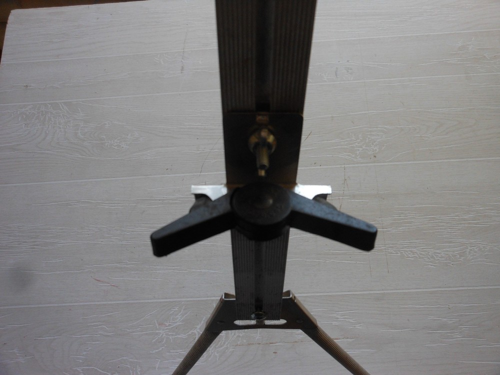 Tabletop easel for painting