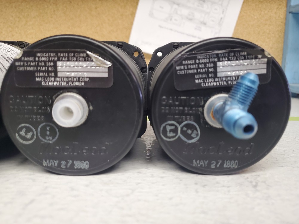 Lot of 6 Vertical Speed Indicators - read description