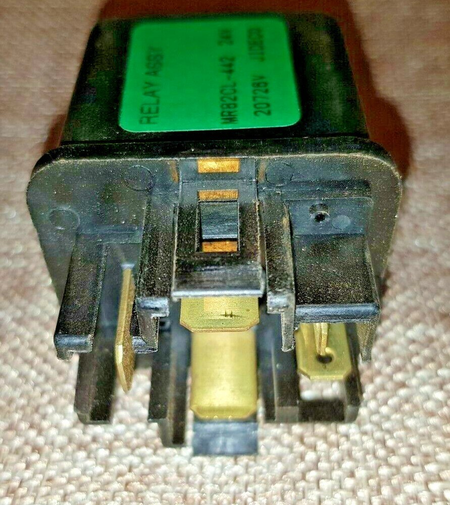 Hitachi relay 4352729 Genuine New