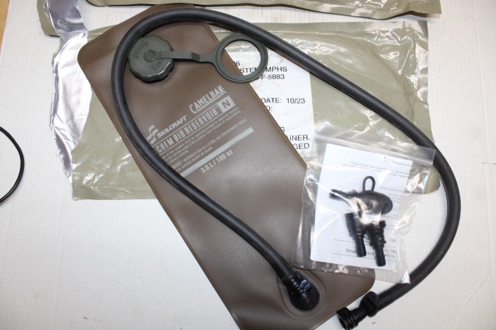 USGI US Military Issue CAMELBAK Hydration Bladder Pouch 100oz 3L Complete NBC