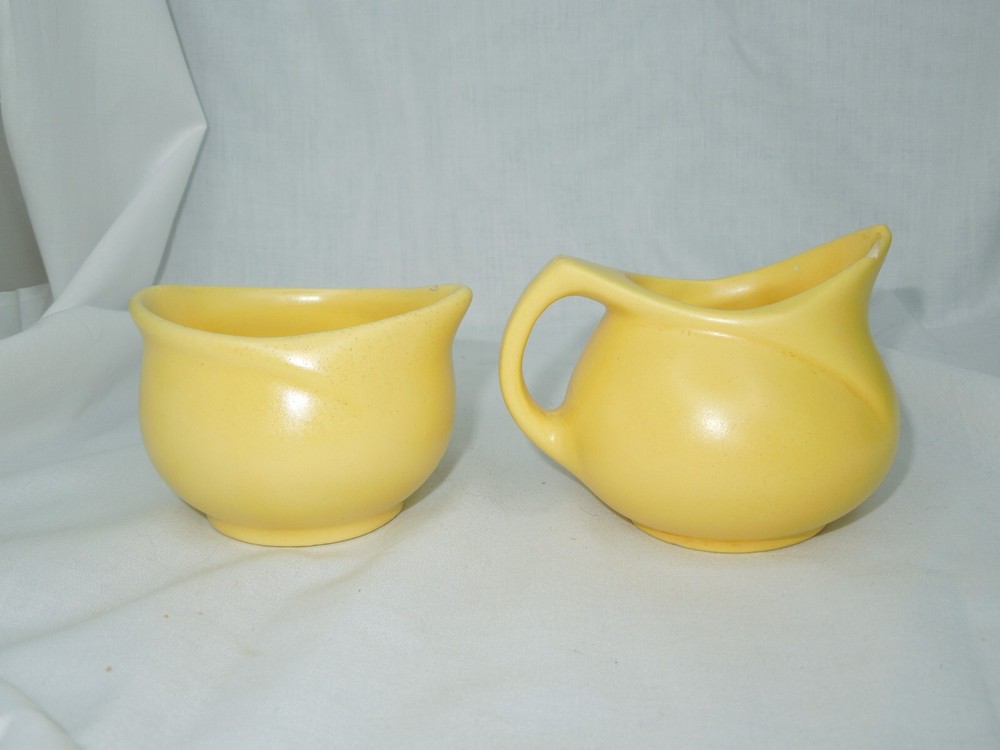 Vintage MCM sugar & 2 Creamers Unmarked pottery