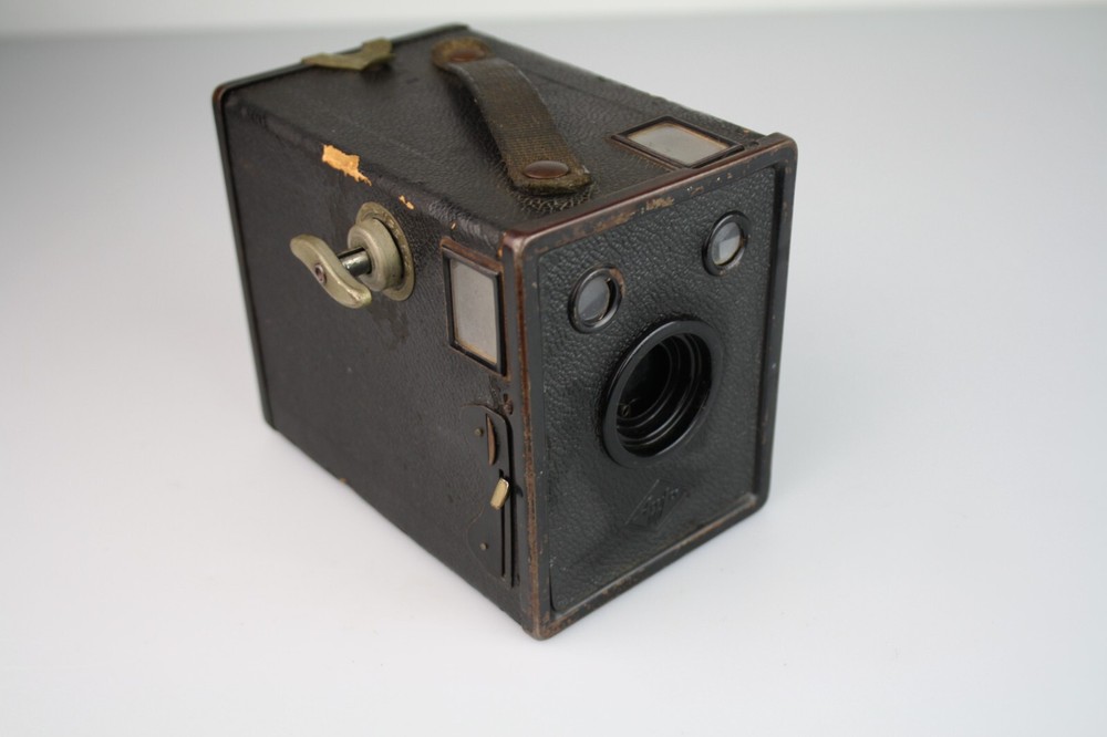 AGFA B-2 Cadet Vintage Box Camera