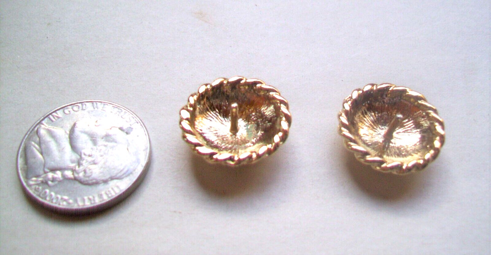 32 pcs. Gold Plate Finish Brass Stamping - Pretty BUTTON SHAPE