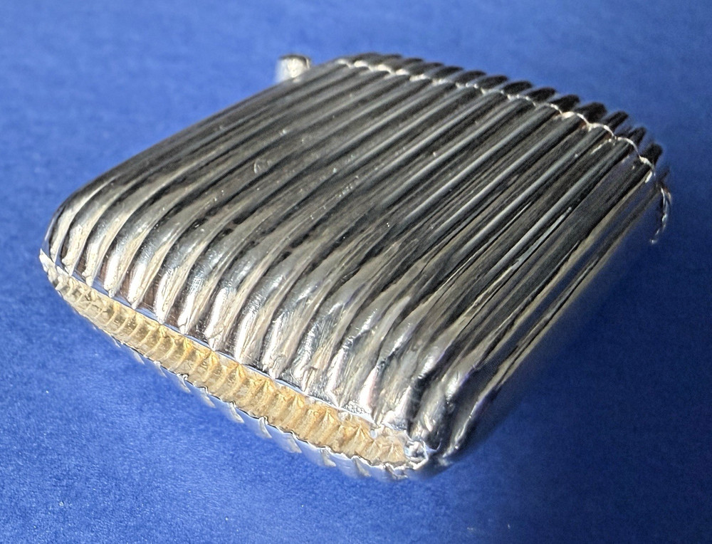 VICTORIAN SOLID SILVER RIBBED DESIGN VESTA CASE B'HAM 1899 BY ROLASON BROTHERS