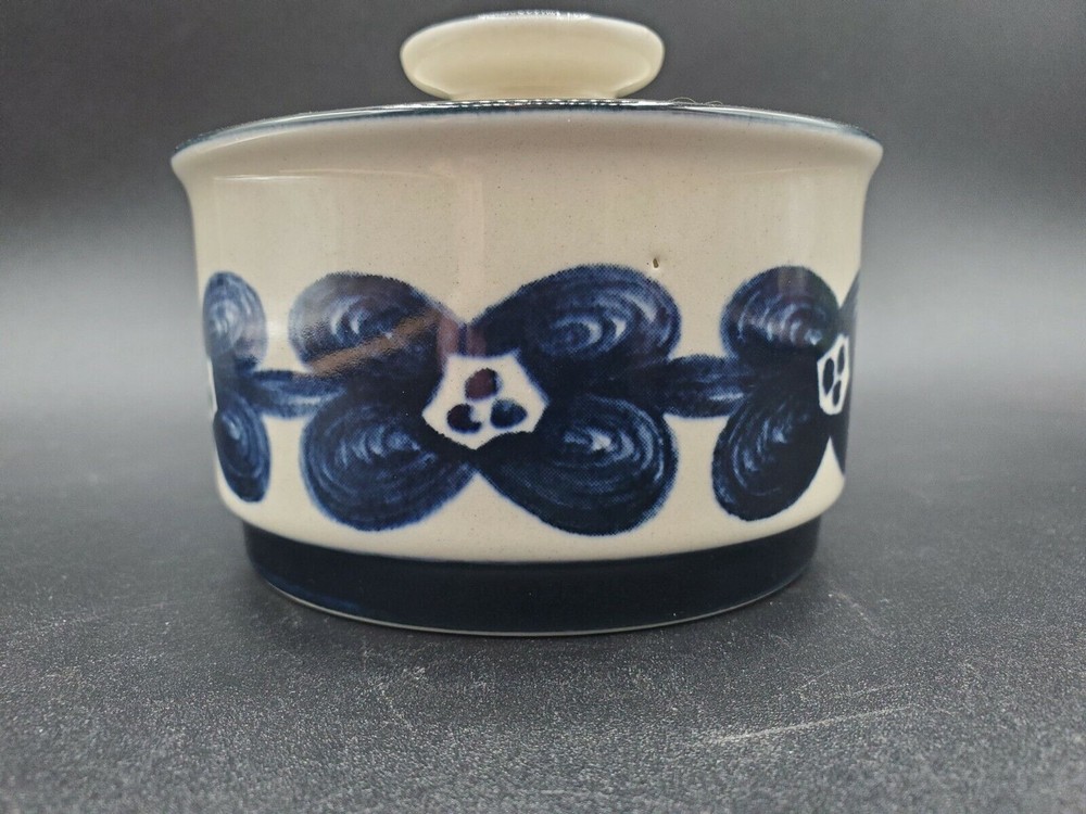 Sango Kalama Flower blue sugar dish
